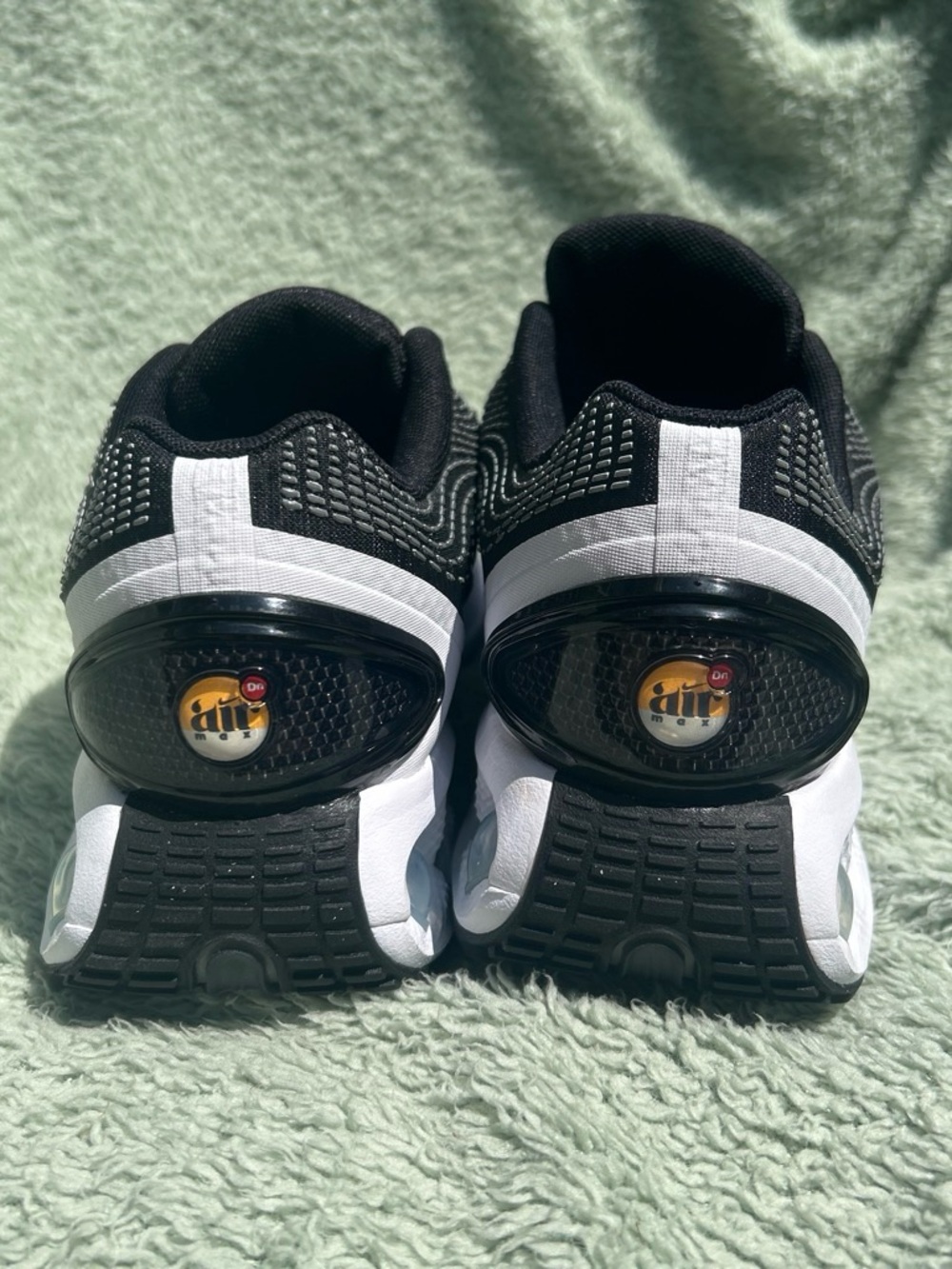 Nike Air Max Dn black/white Womens sneakers NEW size 8 - Picture 5 of 7